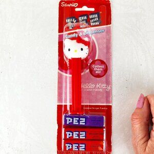 PEZ Sanrio Hello Kitty and Friends Pez Dispenser and Candy 2007 NWT